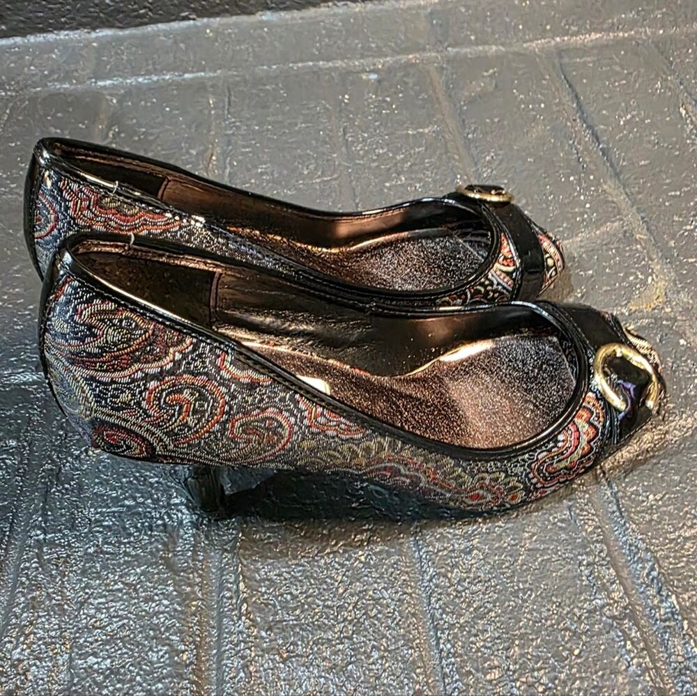 Steve Madden Bezle Peep-Toe Heels, Women's Size 7